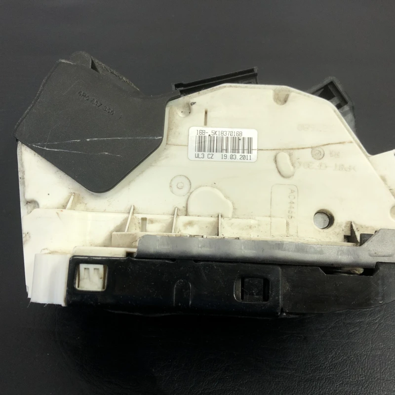 Iala broasca usa dreapta fata Volkswagen 