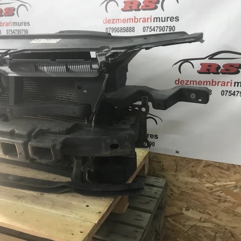 Trager cu radiatoare și Electroventilator / Volkswagen Passat B6 2010 / Caroserie, oglinzi si faruri
