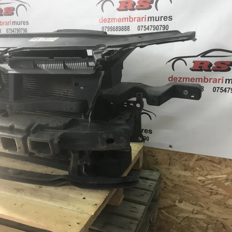 Trager cu radiatoare și Electroventilator / Volkswagen Passat B6 2010 / Caroserie, oglinzi si faruri