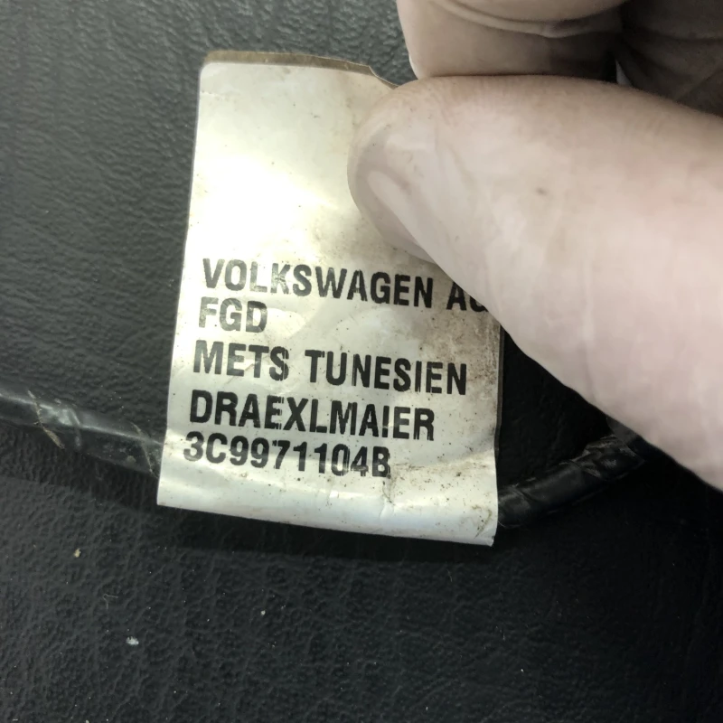 Instalatie senzor de parcare spate / Volkswagen Passat B6 2010 / Audio si electronice