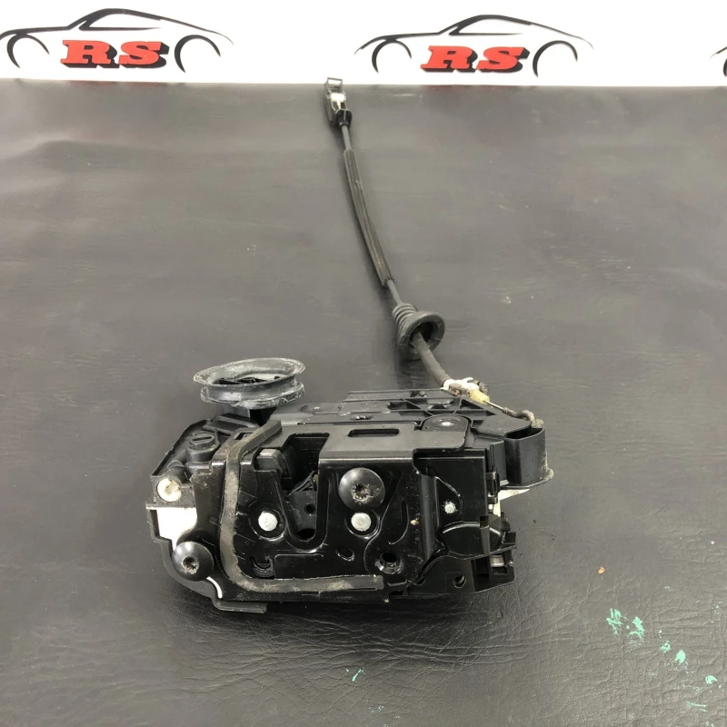 Iala broasca usa stanga spate / Volkswagen Golf MK6 2011 / Caroserie, oglinzi si faruri
