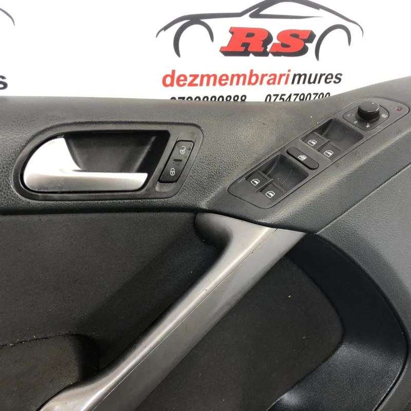 Panou tapiterie usa stanga fata / Volkswagen Tiguan 5N 2010 / Interior