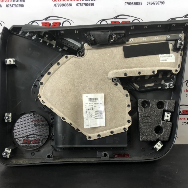 Panou tapiterie usa stanga fata / Volkswagen Tiguan 5N 2010 / Interior