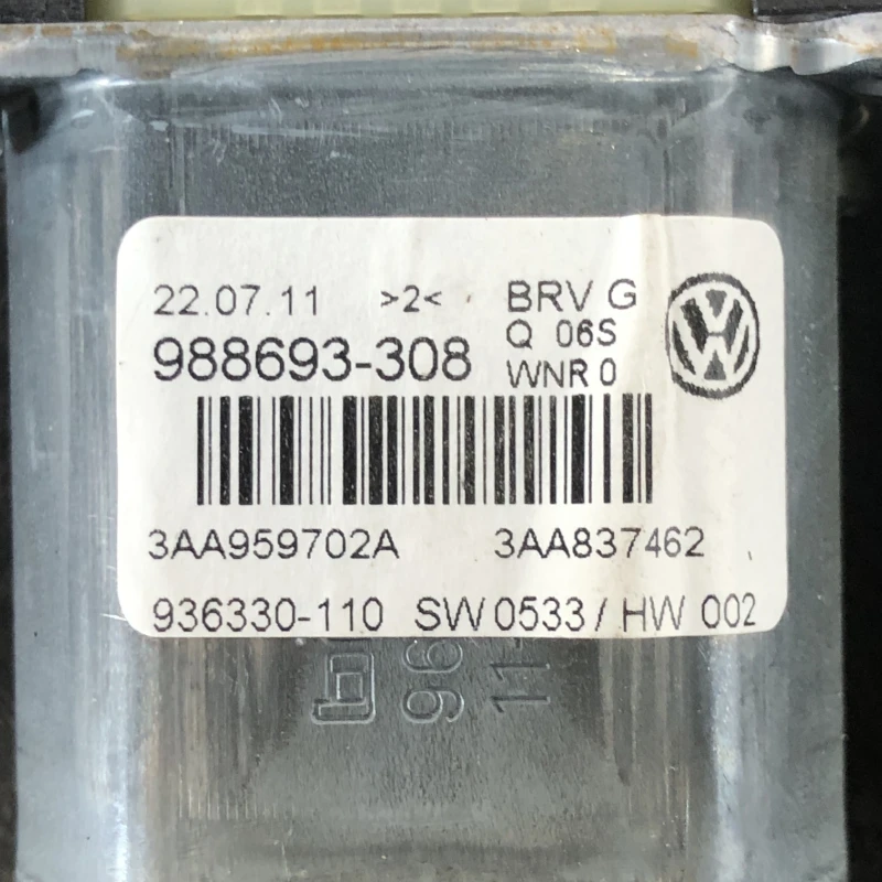 Motoras geam dreapta fata / Volkswagen Passat B7 2013 / Audio si electronice