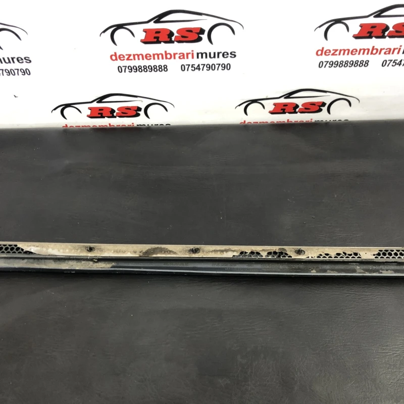 Bandou usa stanga spate / Volkswagen Passat B7 2013 / Caroserie, oglinzi si faruri