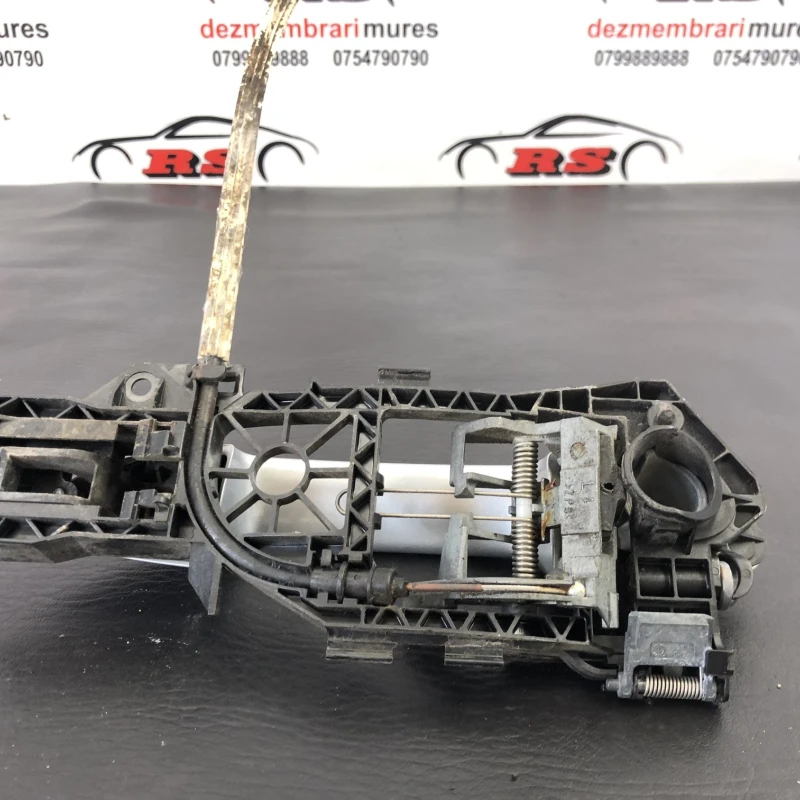 Maner usa stanga spate / Volkswagen Passat B7 2013 / Caroserie, oglinzi si faruri