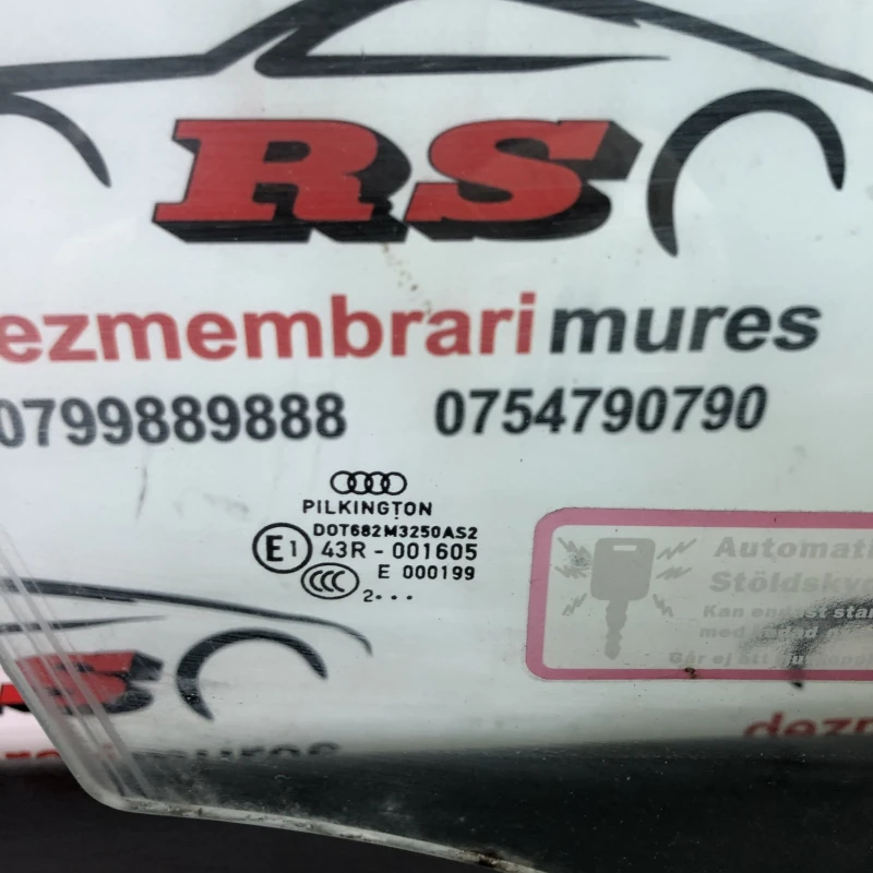Geam dreapta fata / Audi A4 B8 2010 / Caroserie, oglinzi si faruri