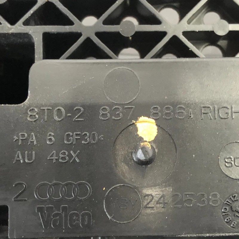 Maner usa stanga fata / Audi A4 B8 2010 / Caroserie, oglinzi si faruri