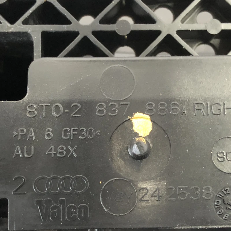 Maner usa stanga fata / Audi A4 B8 2010 / Caroserie, oglinzi si faruri