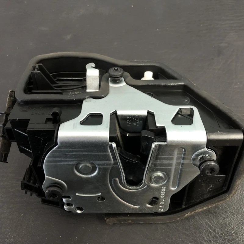 Iala broasca usa dreapta spate BMW Seria 3 E91 LCI 2012