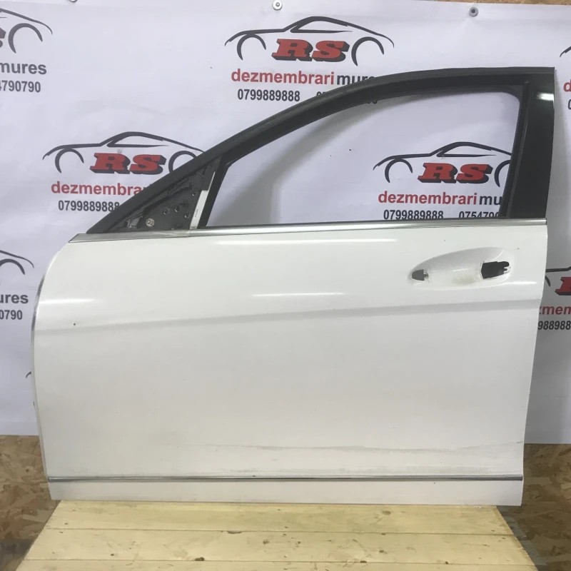 Usa stanga fata / Mercedes-Benz C Class W204 2010 / Caroserie, oglinzi si faruri
