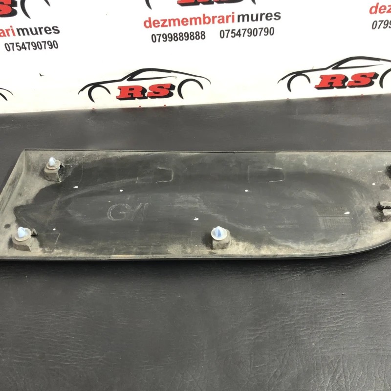 Bandou usa stanga fata / Renault Trafic Trafic 2011 / Caroserie, oglinzi si faruri