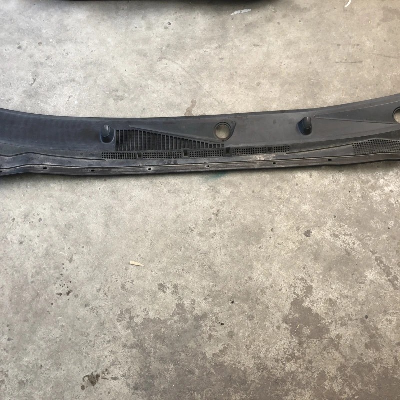 Grila stergatoare / Nissan Navara D40 2006 / Caroserie, oglinzi si faruri
