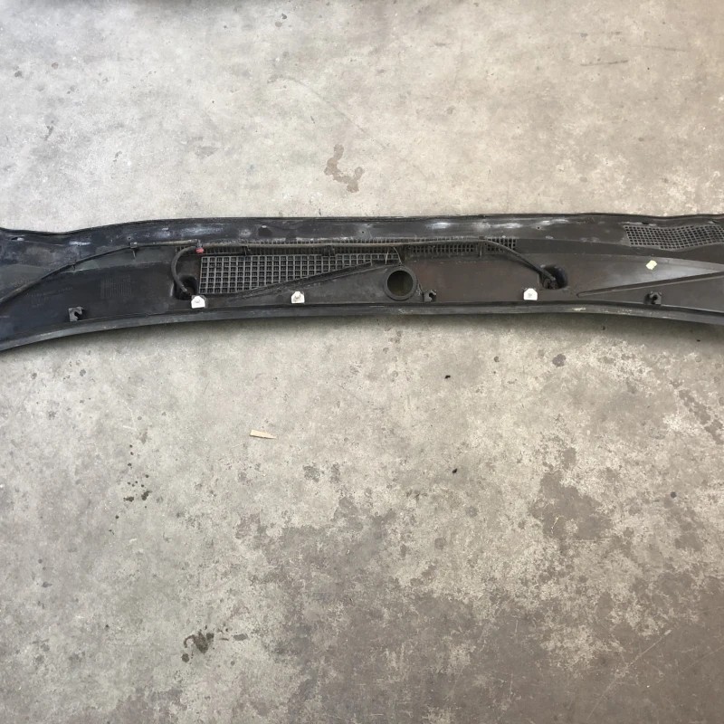 Grila stergatoare / Nissan Navara D40 2006 / Caroserie, oglinzi si faruri