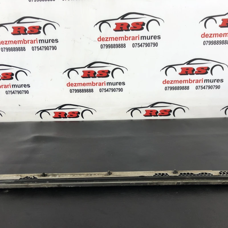 Bandou usa stanga spate / Volkswagen Passat B7 2013 / Caroserie, oglinzi si faruri