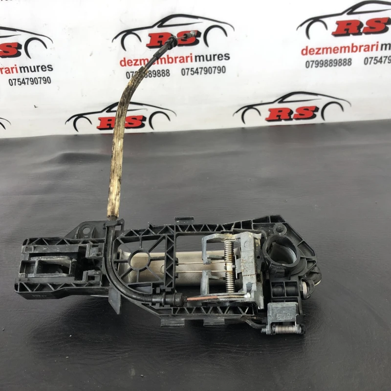 Maner usa stanga spate / Volkswagen Passat B7 2013 / Caroserie, oglinzi si faruri