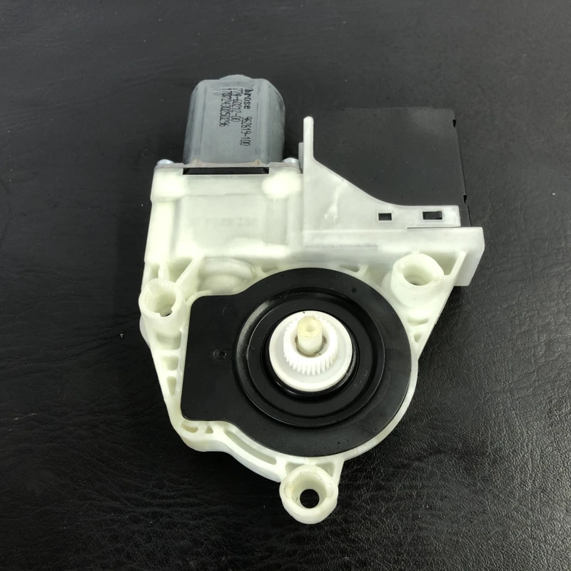 Motoras geam stanga spate / Volkswagen Passat B7 2013 / Audio si electronice
