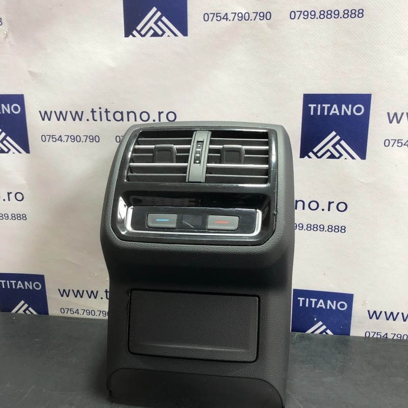 Panou climatronic spate cu grila ventilate / Volkswagen Passat B8 2016 / Climatizare