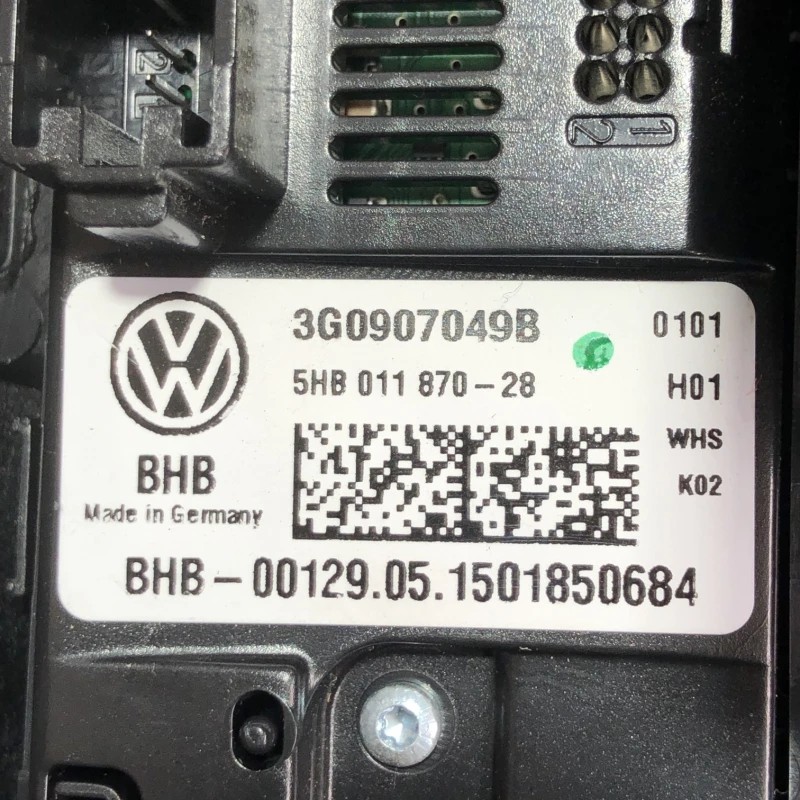 Panou climatronic spate cu grila ventilate / Volkswagen Passat B8 2016 / Climatizare