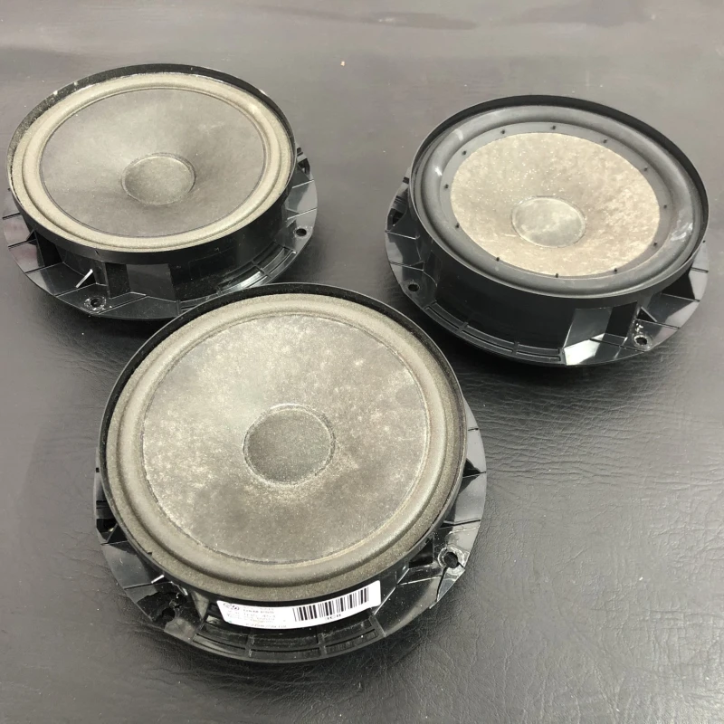 Boxa usa spate Volkswagen 