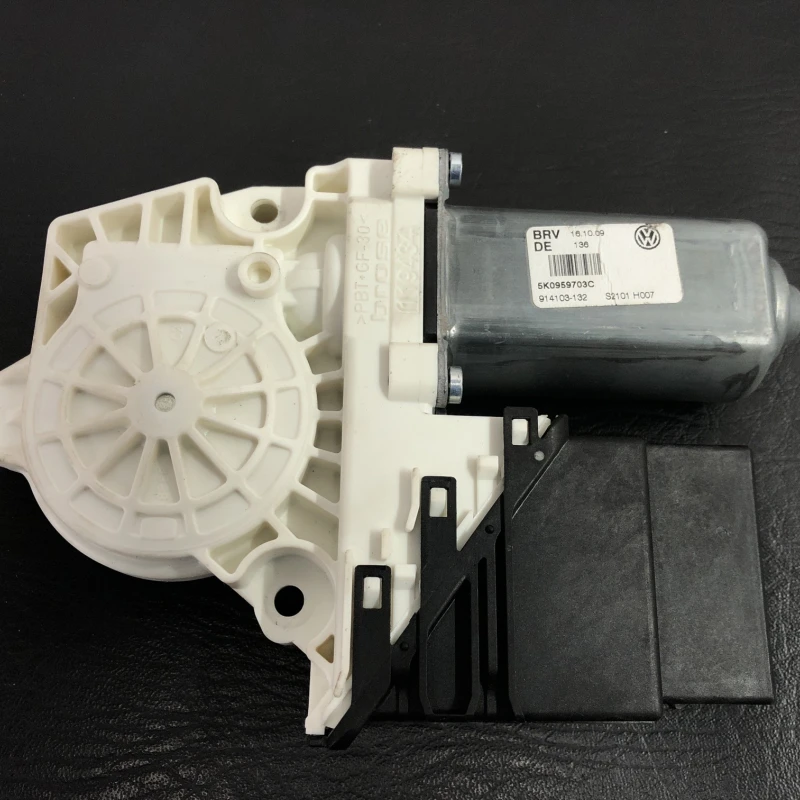 Motoras geam stanga spate / Volkswagen Golf MK6 2011 / Audio si electronice