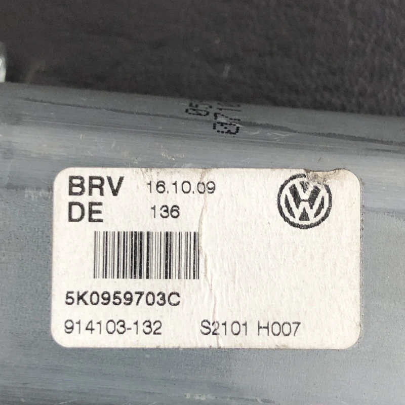 Motoras geam stanga spate / Volkswagen Golf MK6 2011 / Audio si electronice