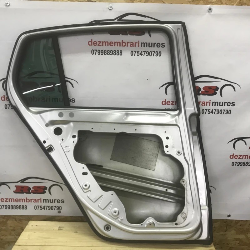 Usa stanga spate / Volkswagen Golf MK6 2010 / Caroserie, oglinzi si faruri