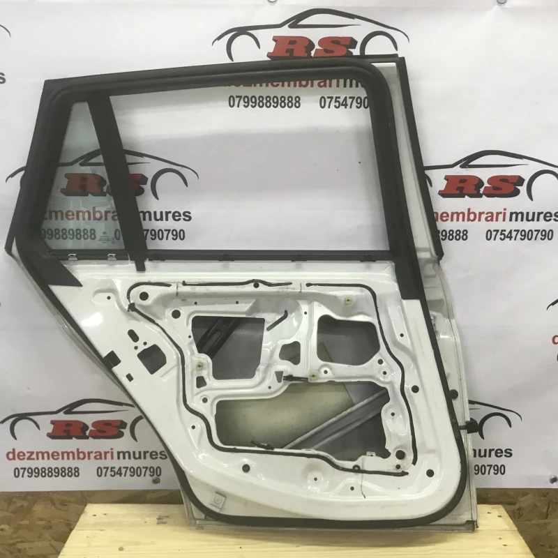 Usa stanga spate / BMW Seria 3 E91 LCI 2012 / Caroserie, oglinzi si faruri