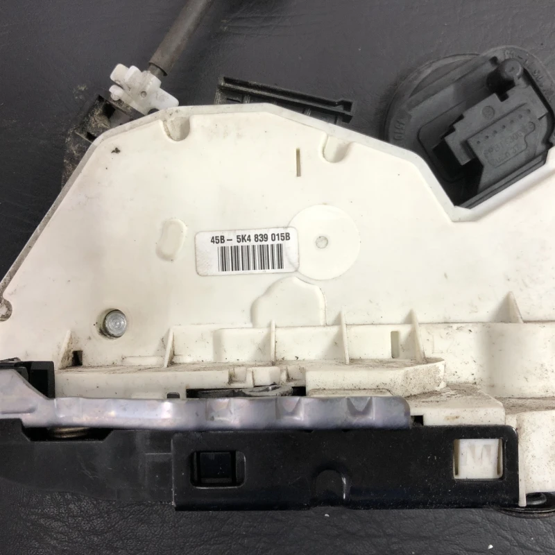 Iala broasca usa stanga spate / Volkswagen Golf MK6 2011 / Caroserie, oglinzi si faruri