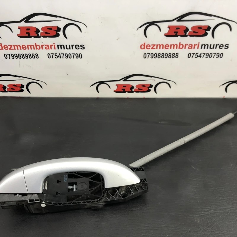 Maner usa stanga spate / Volkswagen Golf MK6 2011 / Caroserie, oglinzi si faruri
