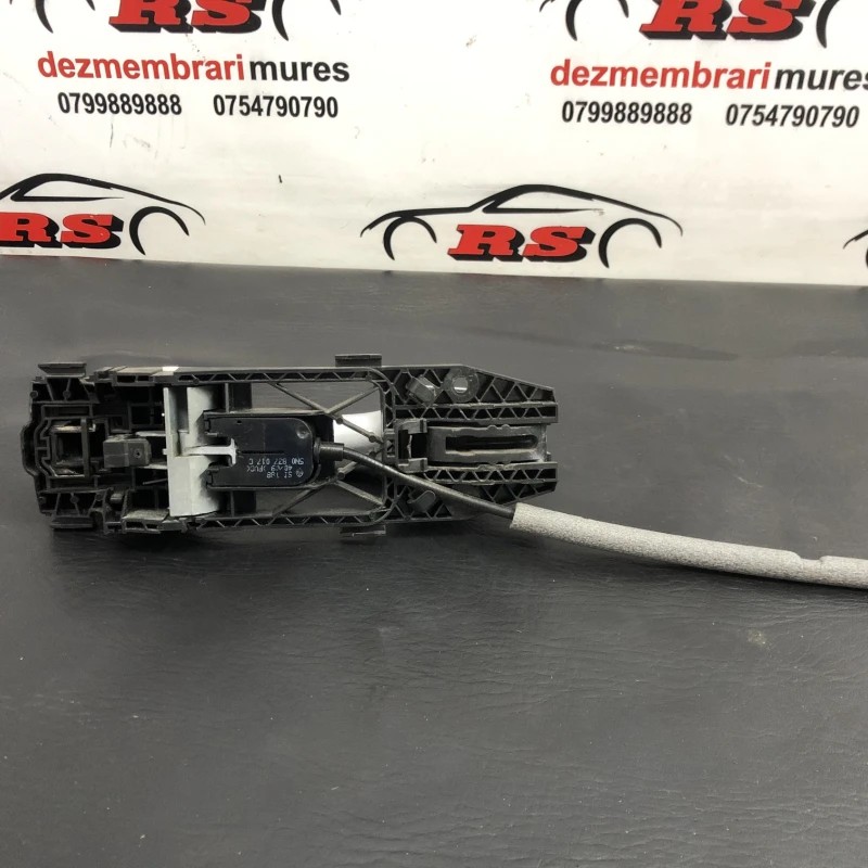 Maner usa stanga spate / Volkswagen Golf MK6 2011 / Caroserie, oglinzi si faruri