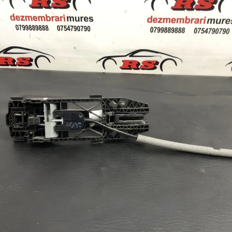 Maner usa stanga spate / Volkswagen Golf MK6 2011 / Caroserie, oglinzi si faruri