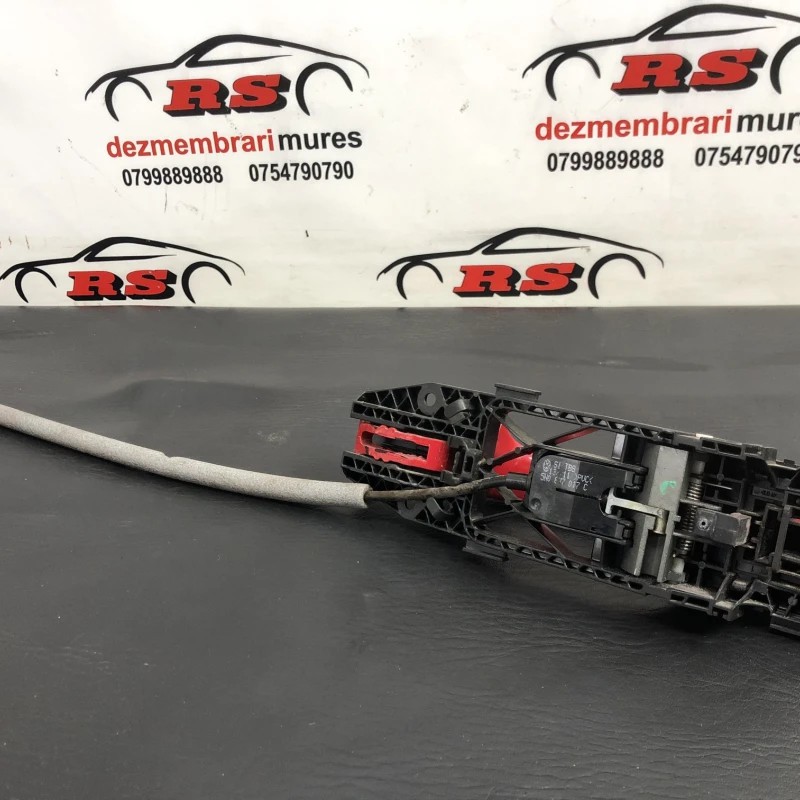 Maner usa stanga spate / Volkswagen Golf MK6 2011 / Caroserie, oglinzi si faruri