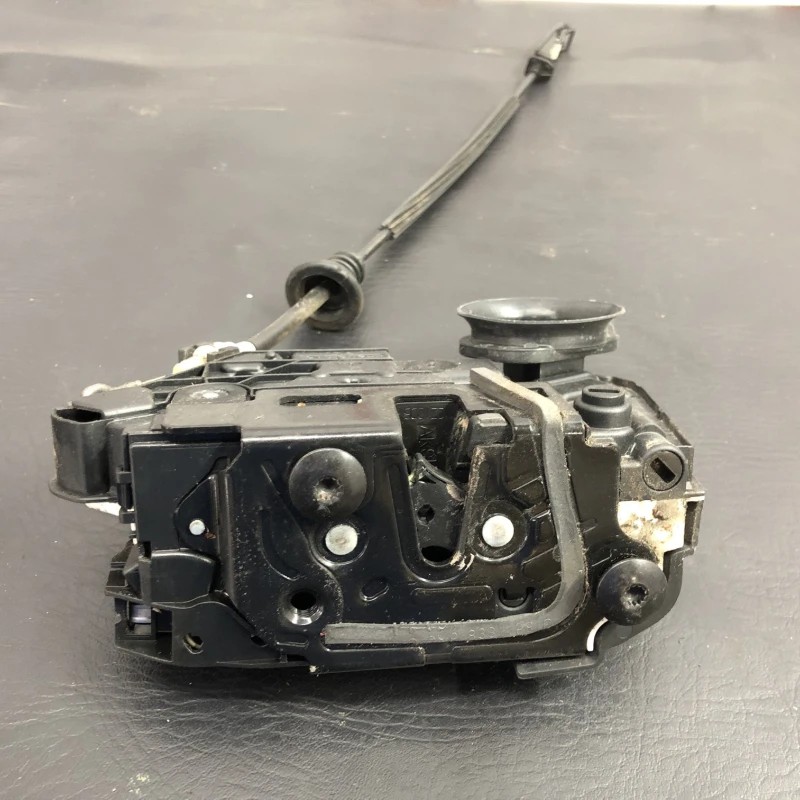 Iala broasca usa dreapta spate Volkswagen Golf MK6 2011