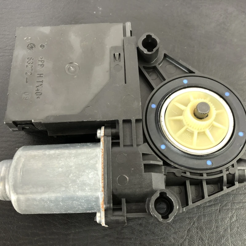 Motoras geam stanga fata Volkswagen 