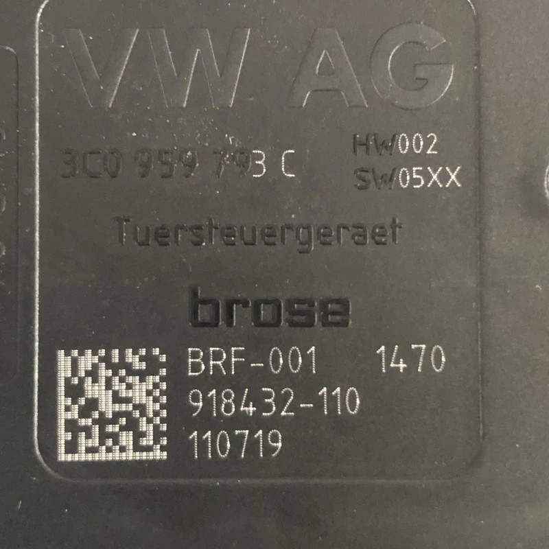 Motoras geam stanga fata / Volkswagen Passat B7 2013 / Audio si electronice