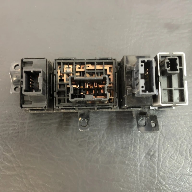 Butoane oglinzi / Nissan Navara D40 2006 / Interior