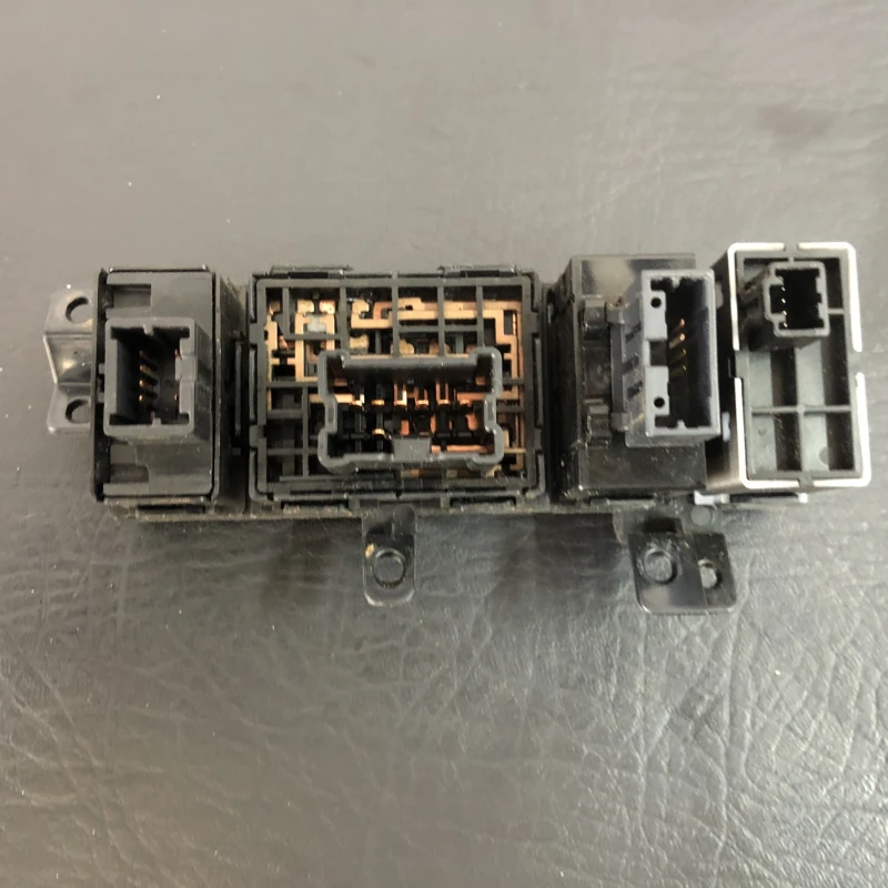 Butoane oglinzi / Nissan Navara D40 2006 / Interior
