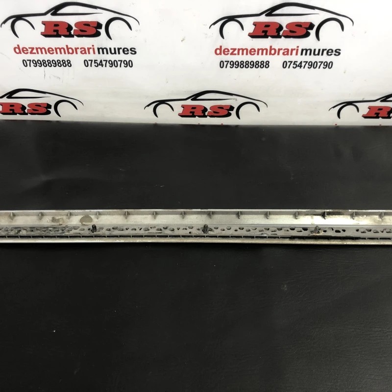 Bandou usa stanga spate r line / Volkswagen Passat B6 2010 / Caroserie, oglinzi si faruri