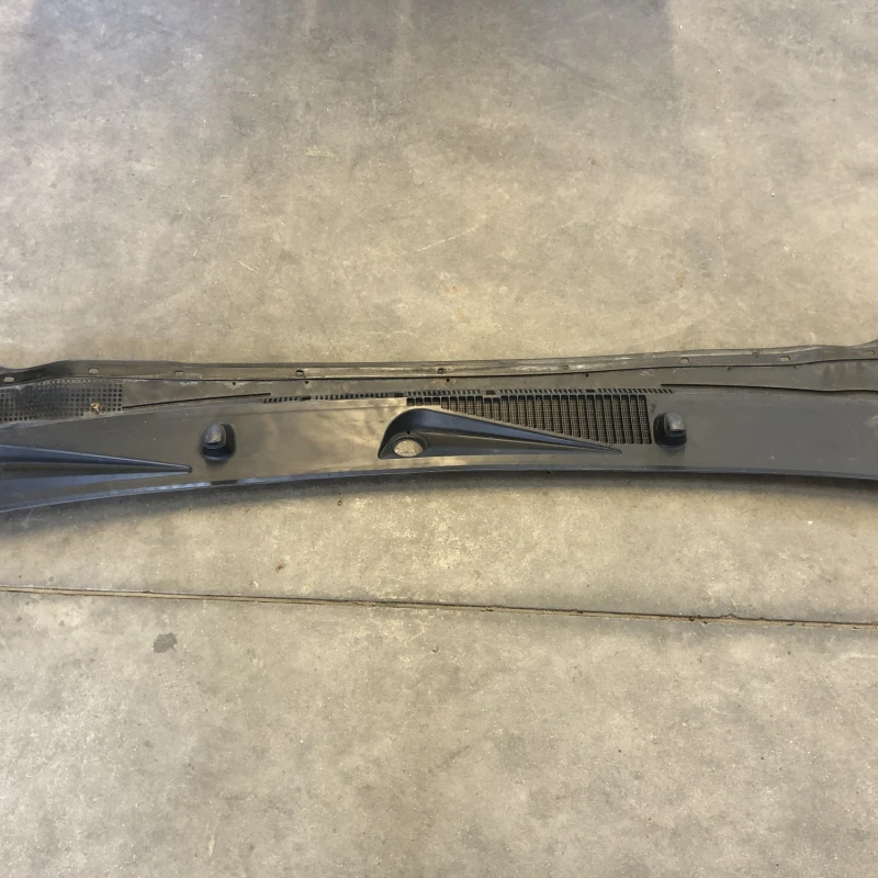 Grila stergatoare / Nissan Navara D40 2006 / Caroserie, oglinzi si faruri