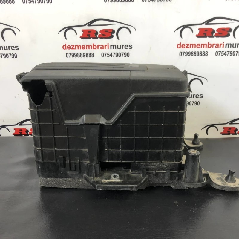 Carcasa baterie / Volkswagen Passat B7 2012 / Caroserie, oglinzi si faruri