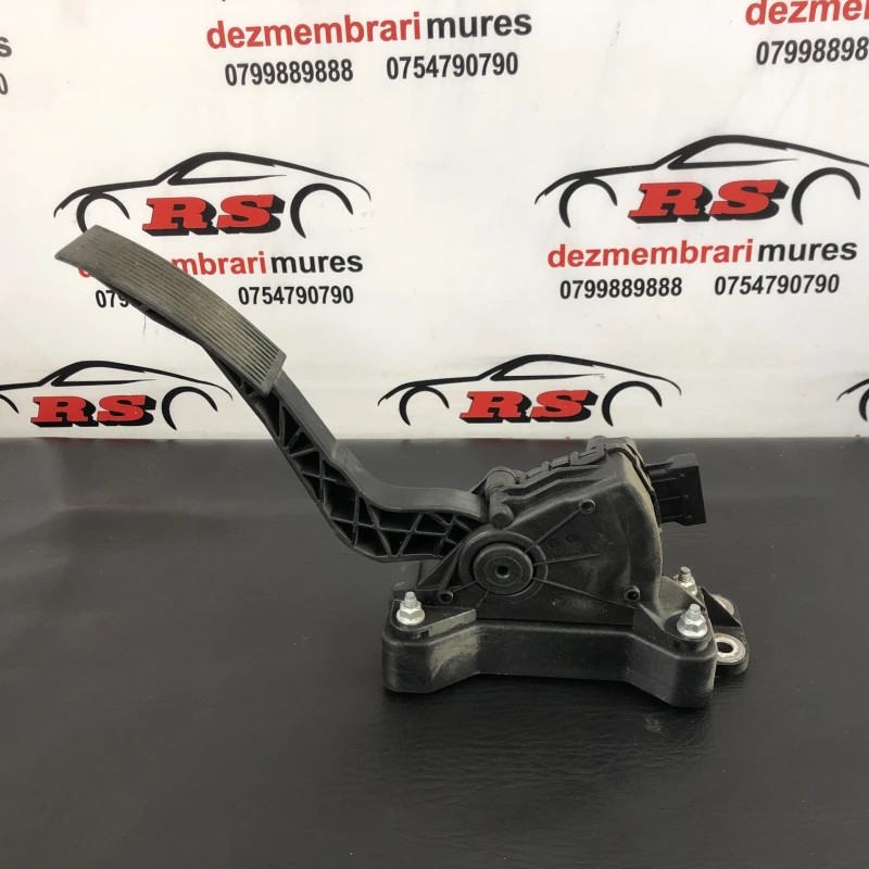 Pedala de accelratie Nissan Navara D40 2009