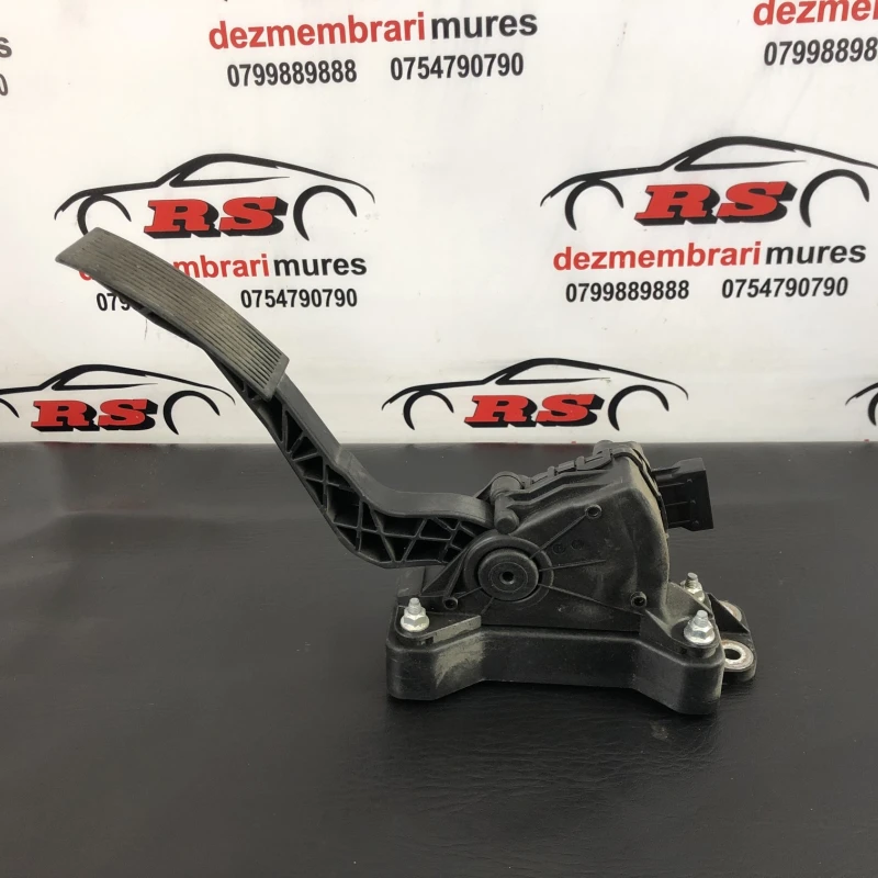 Pedala de accelratie Nissan 