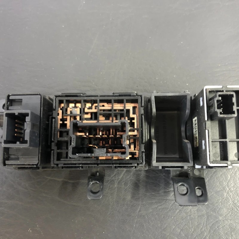 Butoane comada reglaj oglinzi / Nissan Navara D40 2006 / Interior