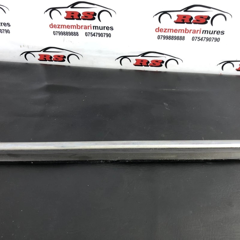 Bandou usa stanga spate / Volkswagen Passat B7 2012 / Caroserie, oglinzi si faruri