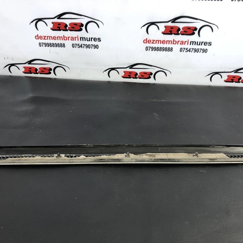 Bandou usa stanga spate / Volkswagen Passat B7 2012 / Caroserie, oglinzi si faruri