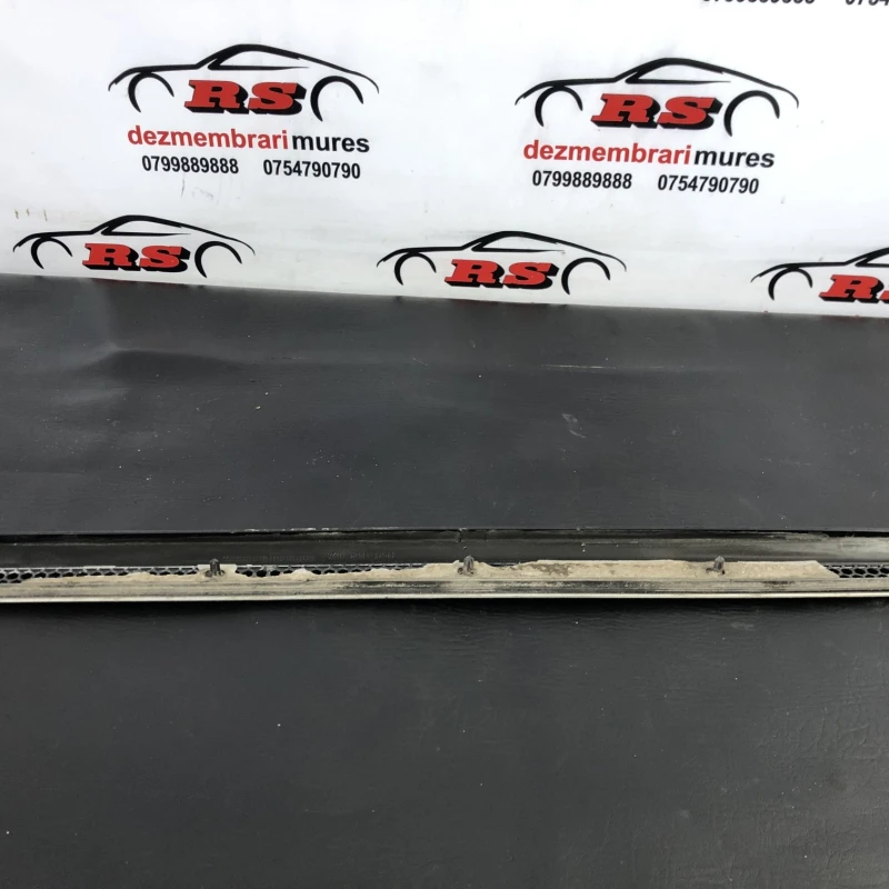 Bandou usa stanga spate / Volkswagen Passat B7 2012 / Caroserie, oglinzi si faruri