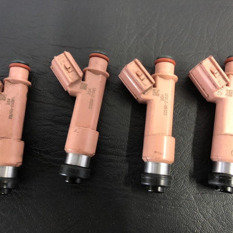 Injector Toyota Yaris XP130 2014
