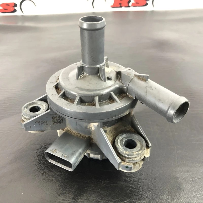 Pompa auxiliara recirculare apa / Toyota Yaris XP130 2014 / Motor, racire si evacuare