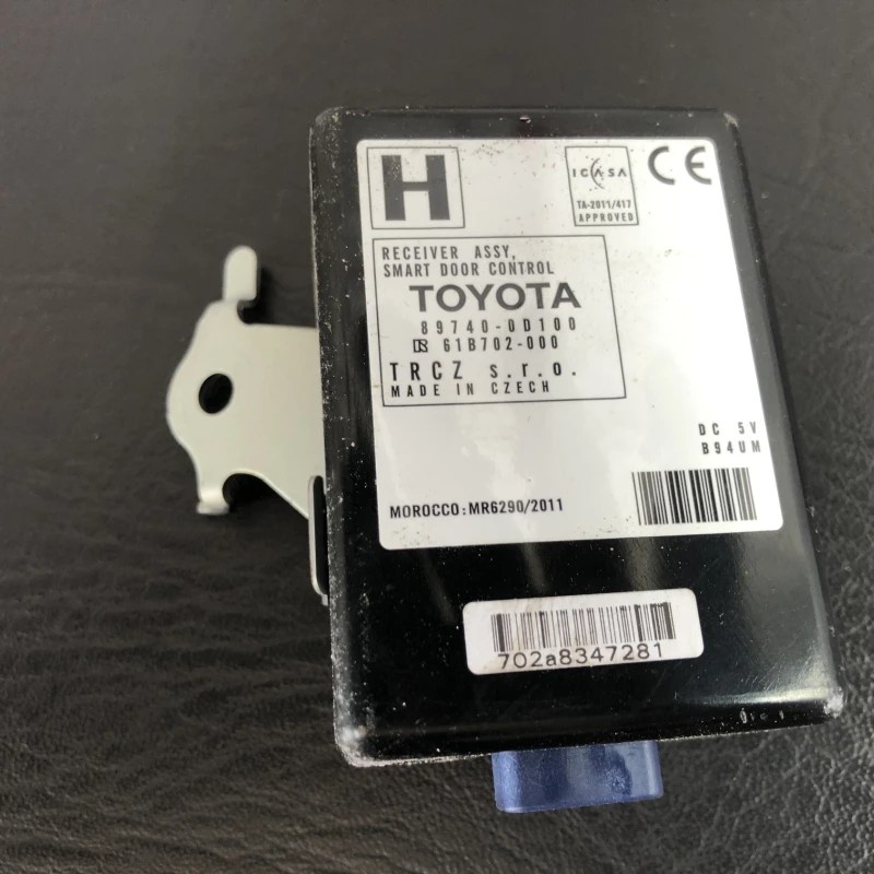 Control modul usa Toyota Yaris XP130 2014